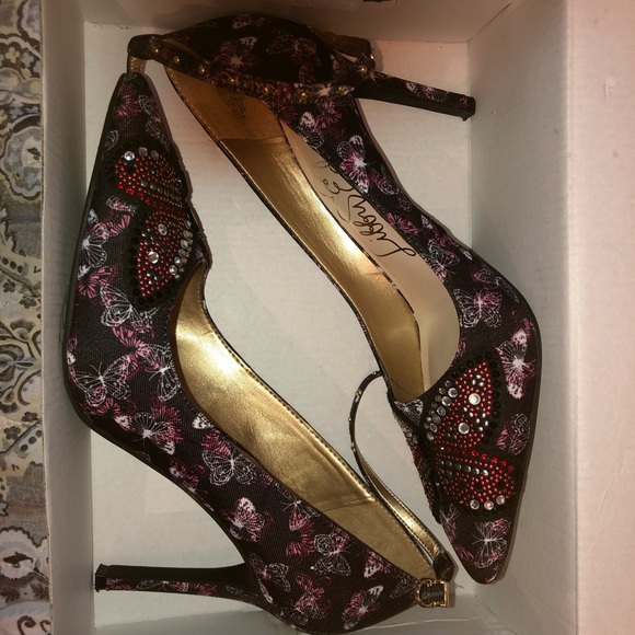 Shoes - Picture 3 of 3